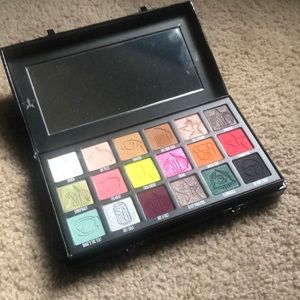 🌙✨ Jeffrey Star Conspiracy Palette ✨🌙